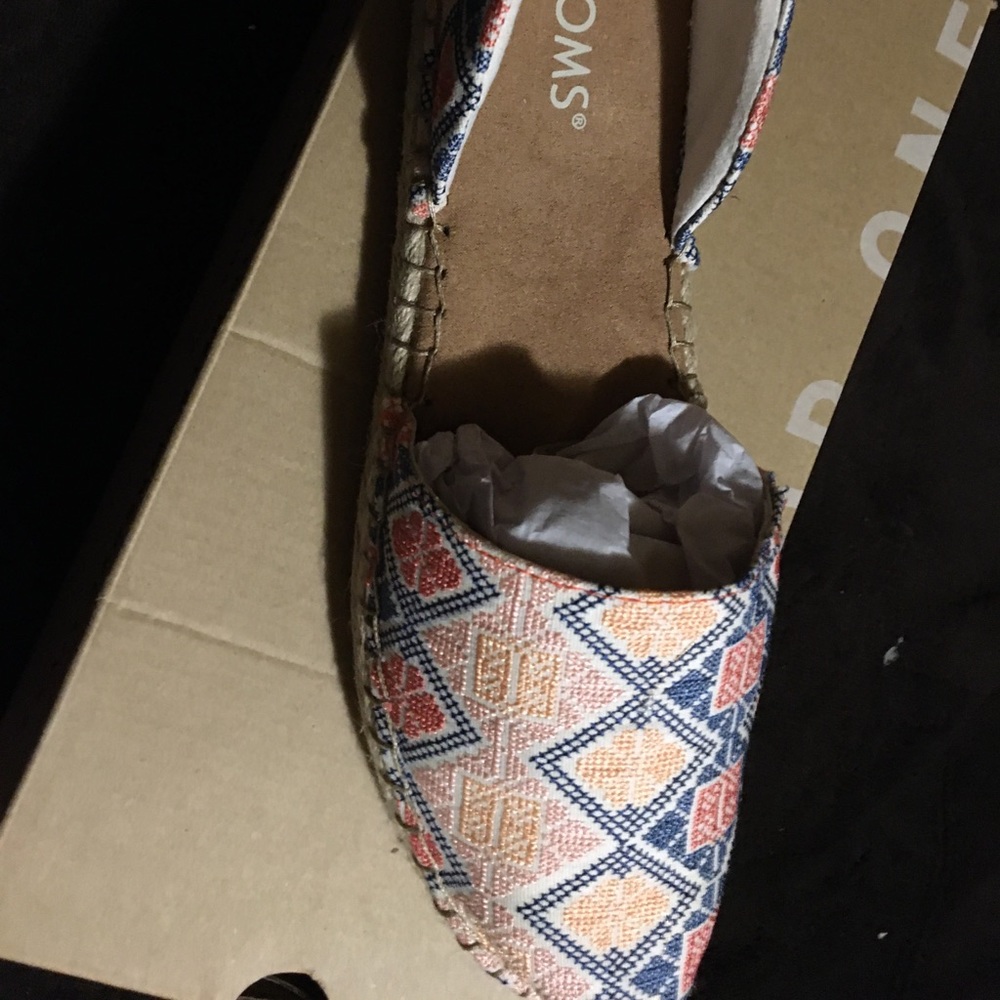 Toms sandals